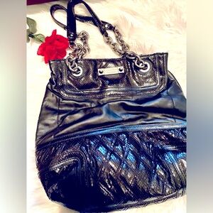 Vera Wang Black Chain Strap Shoulder Bag